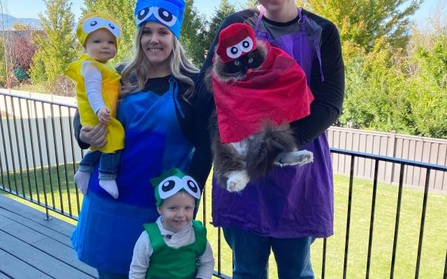 7 Costumes Inspired by Netflix Shows